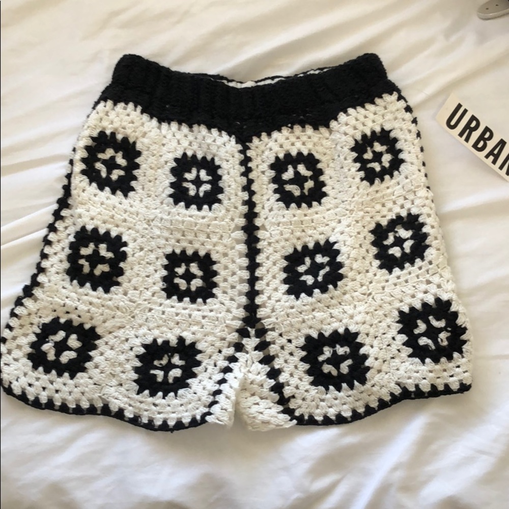 SUMMER READY ! Urban Outfitters Crochet Shorts